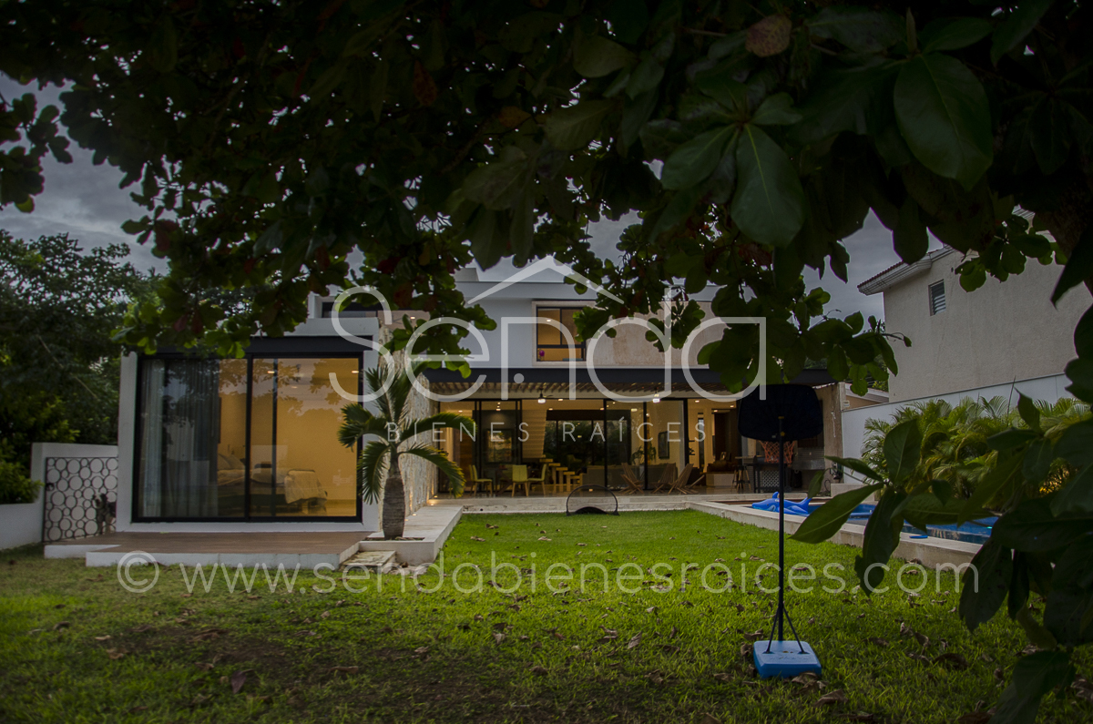 2019-12-03_23_17_15_19KG-38 Casa en venta en La Ceiba -65.jpg